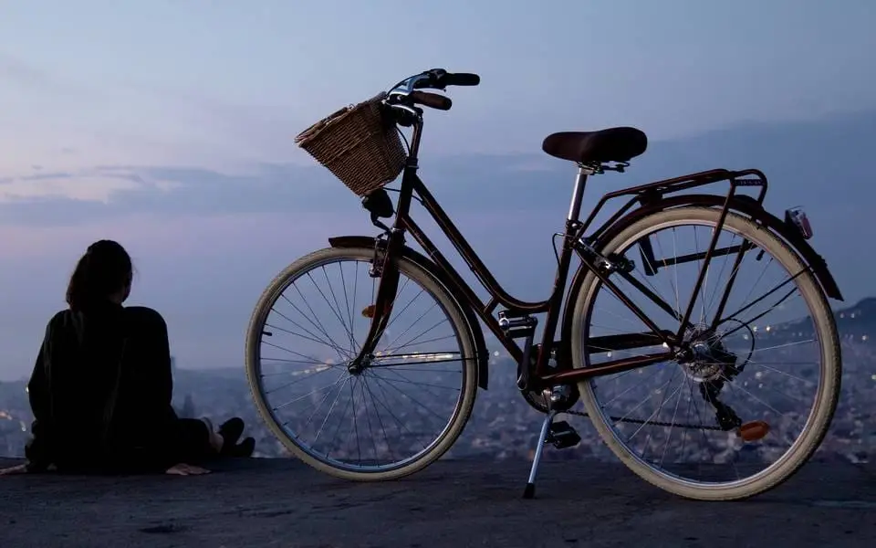 Explore Barcelona by Bicycle: Private Tours, Safety, and Best Routes 2026 Barcelona Highlights Bike Guided Tour