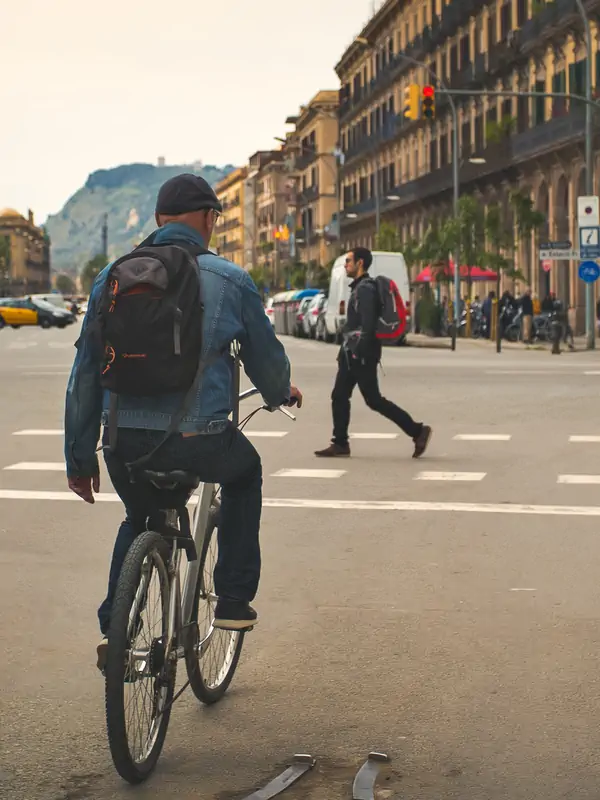 Tour Alternativo en Bicicleta - Barcelona